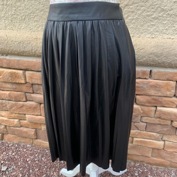 Zara Dresses & Skirts - ZARA WOMAN VEGAN LEATHER SKIRT